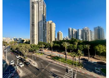 דירה להשכרה 3 חדרים 5,400₪ בחודש