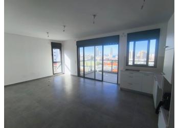 דירה להשכרה 4 חדרים 7,900₪ בחודש