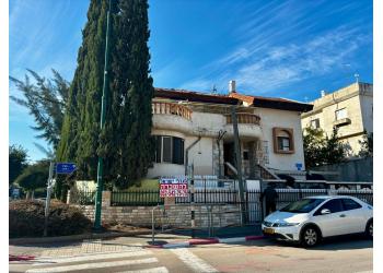 Аренда: Квартира с участком 2 комн. 3,100₪ в месяц