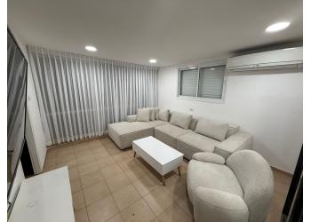 Аренда: Пентхаус 2 комн. 4,500₪ в месяц