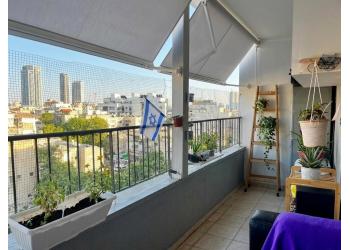 פנטהאוס להשכרה 2 חדרים 5,200₪ בחודש