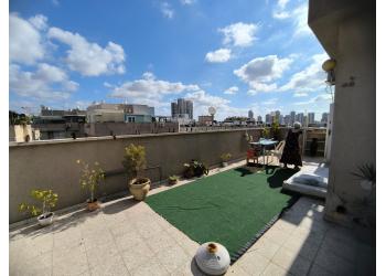 Аренда: Квартира с крышей 1 комн. 3,100₪ в месяц