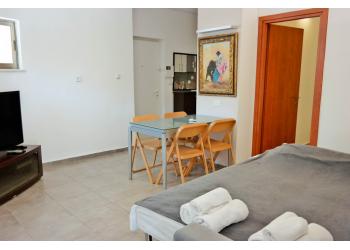 דירה להשכרה לתקופה קצרה  1.5 חדרים !price$ ללילה