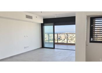 דירה להשכרה 5 חדרים 8,500₪ בחודש